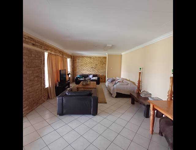 4.60HA FARM FOR SALE IN HARTBEESFONTEIN AH